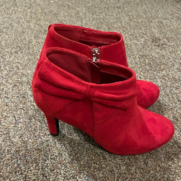Red Heel - Picture 3 of 4